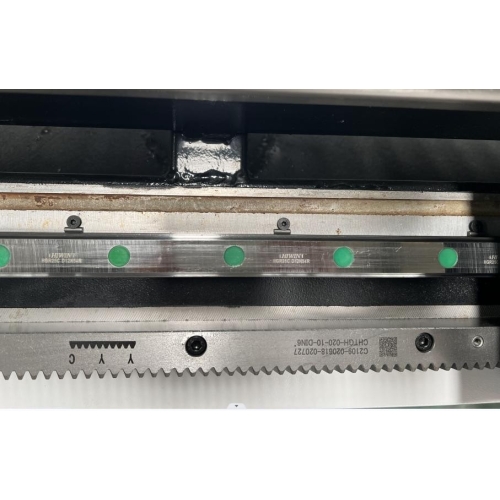 Lézeres fémvágó FIBER 3000W 130x250cm + tartozékok